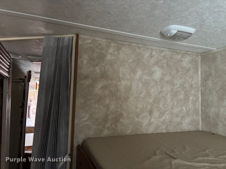 image for item EN5934 2007 Sprinter camper