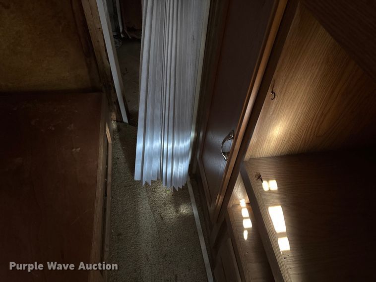 image for item EN5934 2007 Sprinter camper