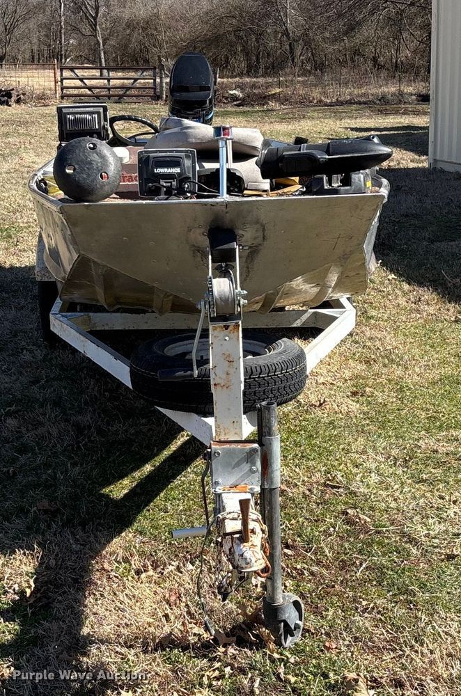 image for item EN5971 1980 Bass Tracker III boat