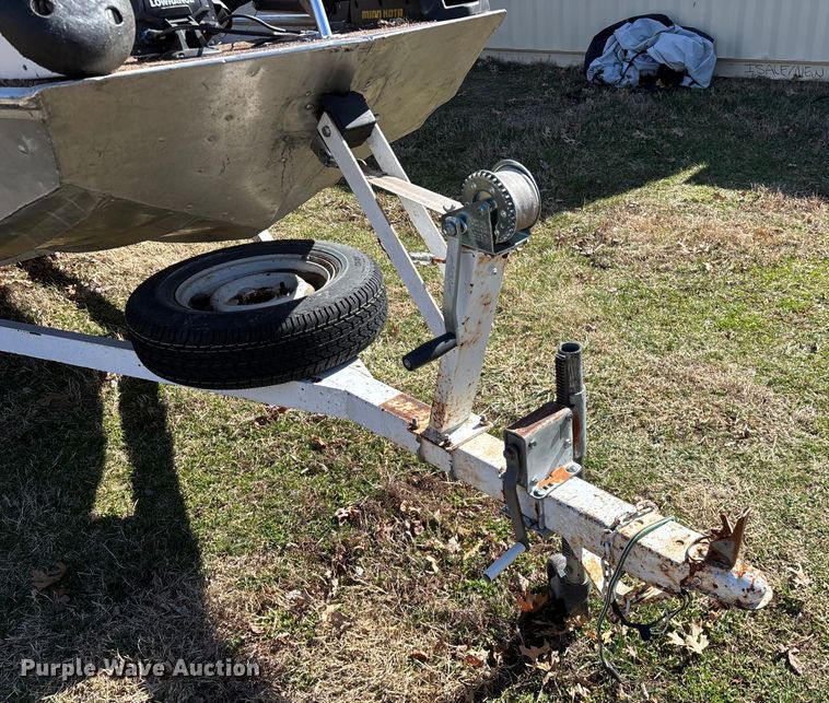 image for item EN5971 1980 Bass Tracker III boat