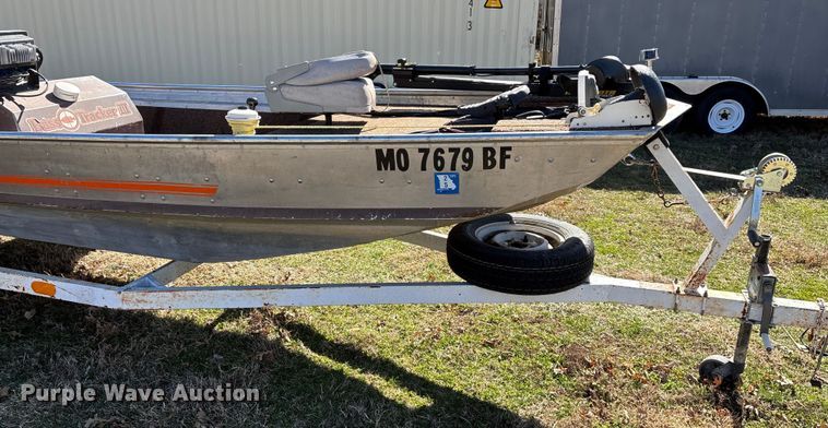 image for item EN5971 1980 Bass Tracker III boat