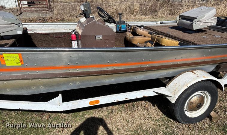 image for item EN5971 1980 Bass Tracker III boat