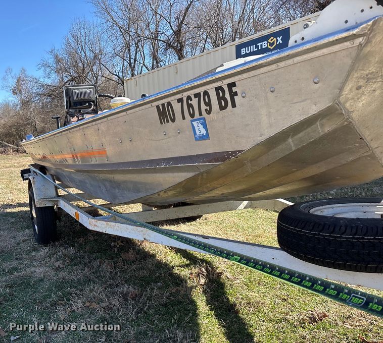 image for item EN5971 1980 Bass Tracker III boat