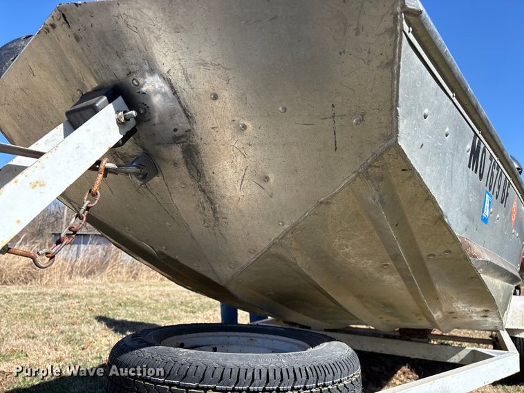 image for item EN5971 1980 Bass Tracker III boat