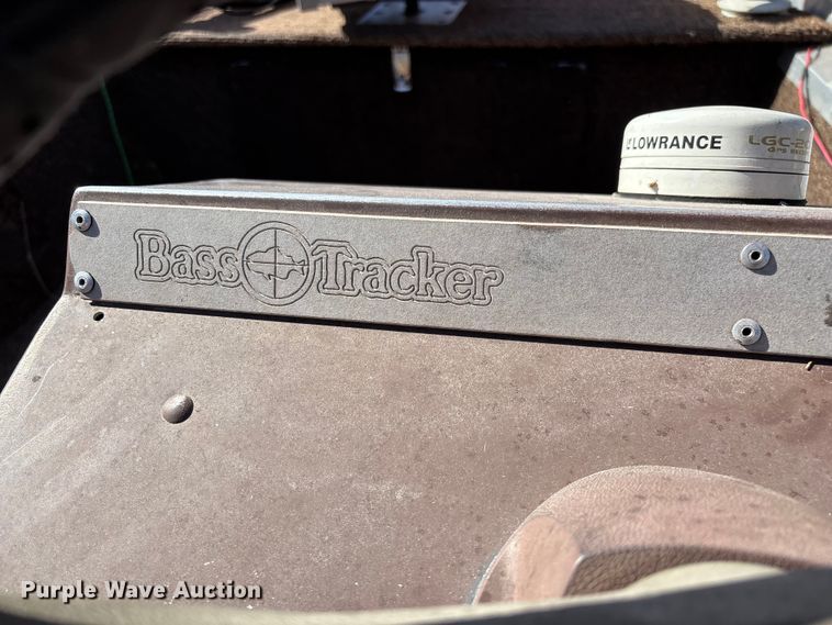 image for item EN5971 1980 Bass Tracker III boat