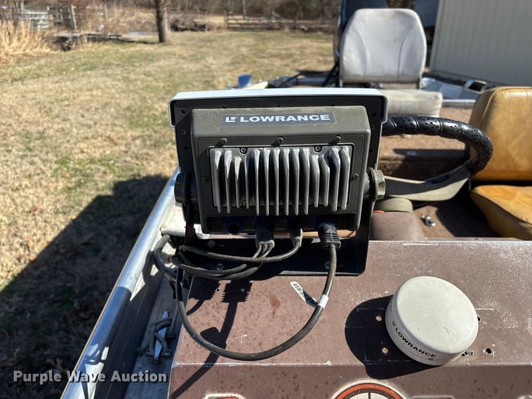 image for item EN5971 1980 Bass Tracker III boat