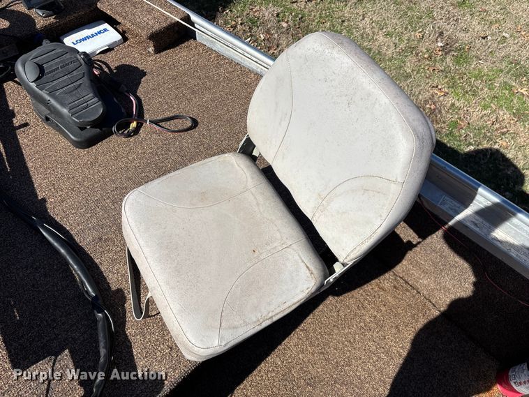 image for item EN5971 1980 Bass Tracker III boat