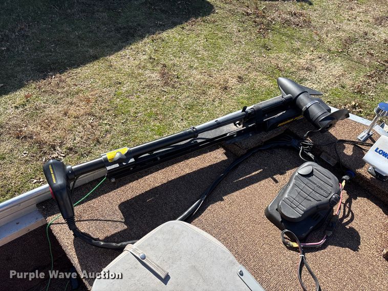 image for item EN5971 1980 Bass Tracker III boat