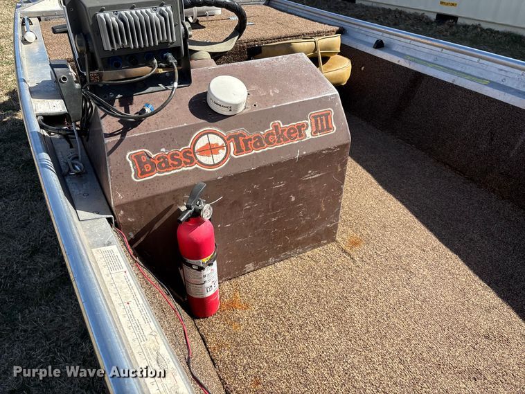 image for item EN5971 1980 Bass Tracker III boat