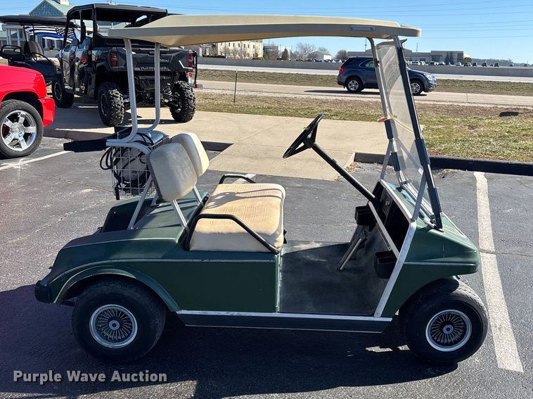 image for item EN5982 1992 Club Car golf cart