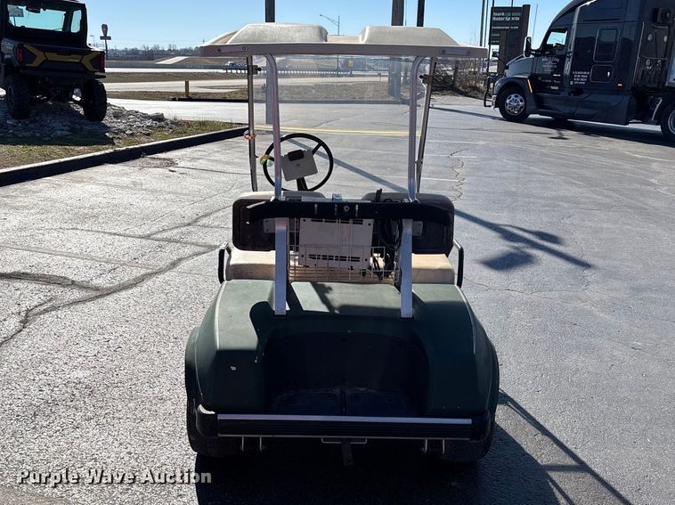 image for item EN5982 1992 Club Car golf cart