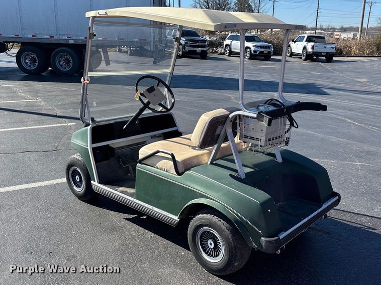 image for item EN5982 1992 Club Car golf cart