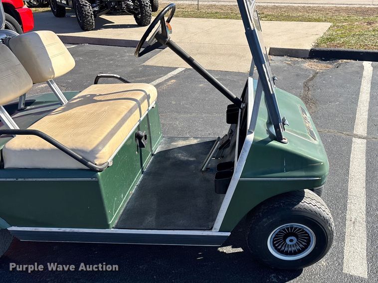 image for item EN5982 1992 Club Car golf cart