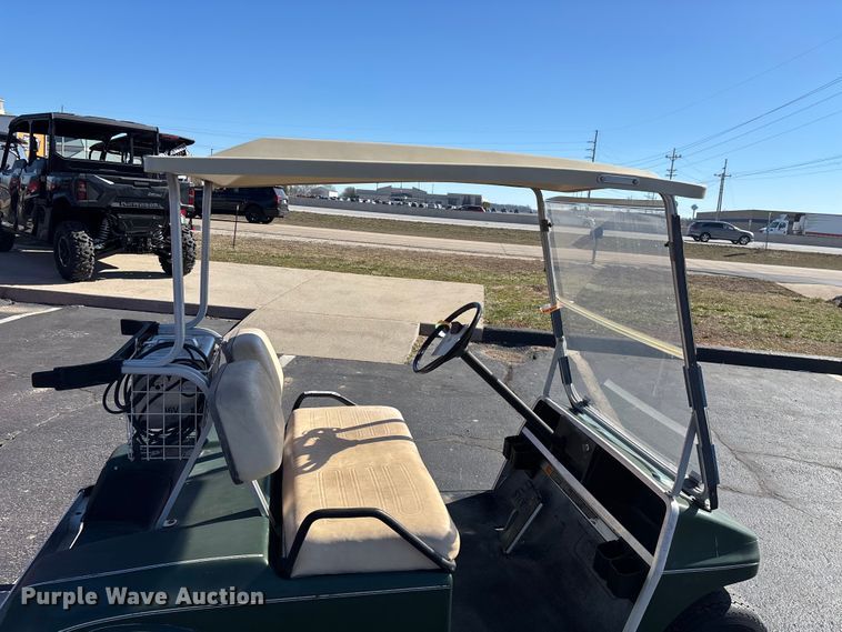 image for item EN5982 1992 Club Car golf cart