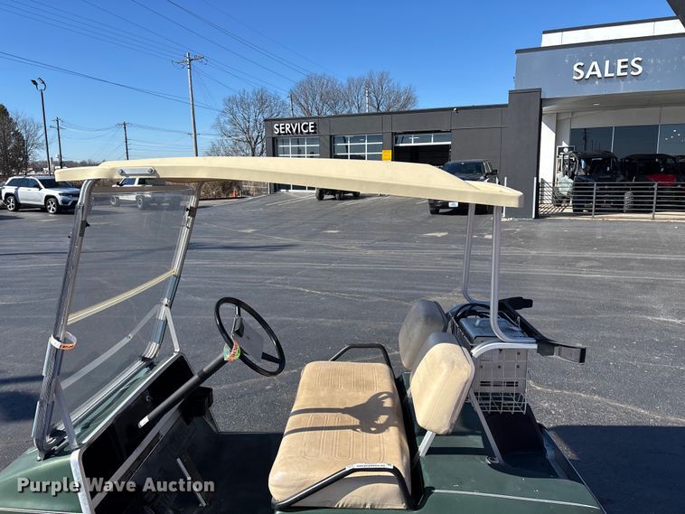 image for item EN5982 1992 Club Car golf cart