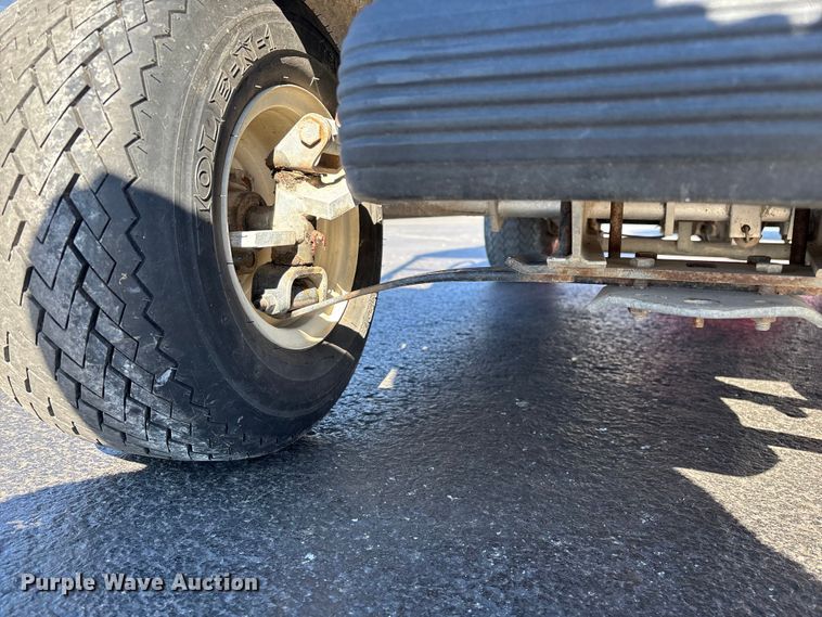 image for item EN5982 1992 Club Car golf cart