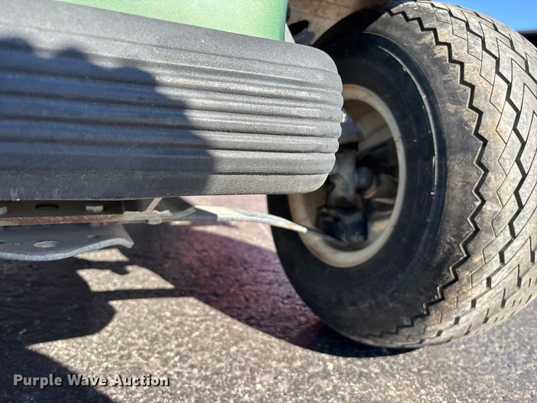 image for item EN5982 1992 Club Car golf cart