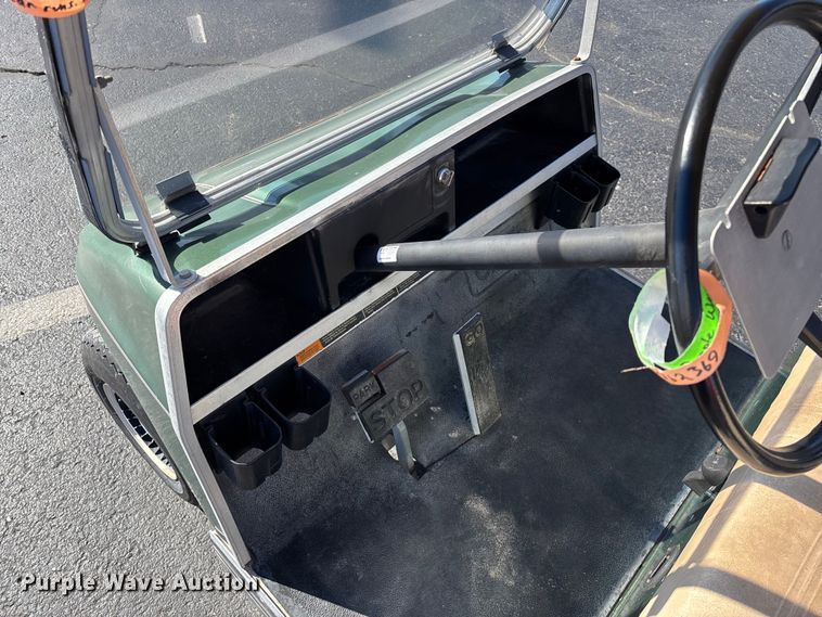 image for item EN5982 1992 Club Car golf cart