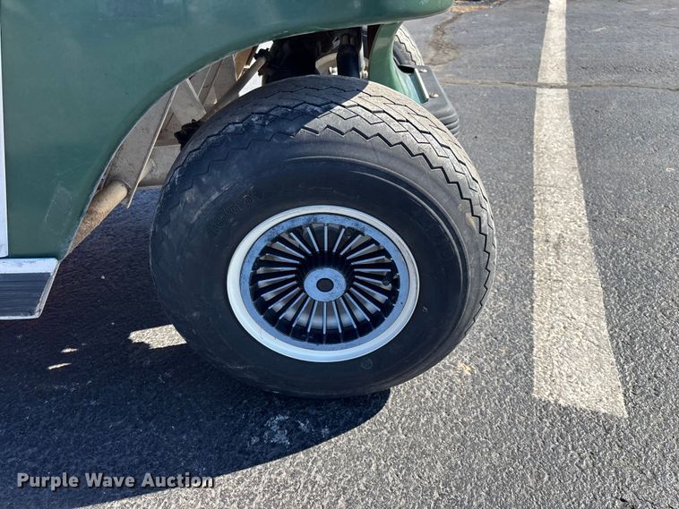 image for item EN5982 1992 Club Car golf cart