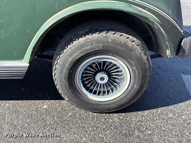 image for item EN5982 1992 Club Car golf cart