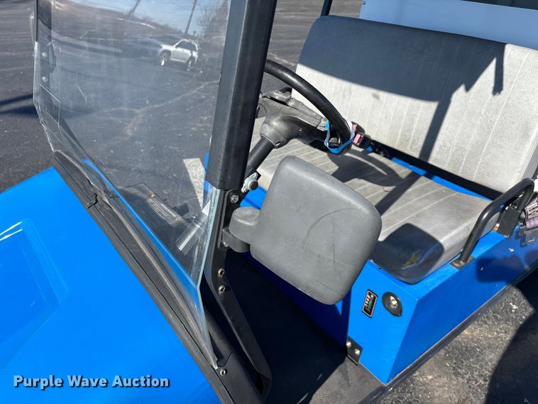 image for item EN5983 Columbia golf cart