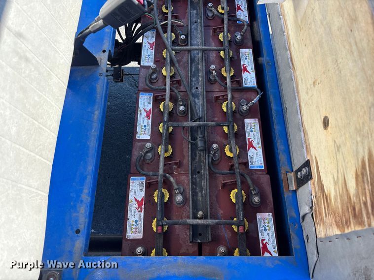 image for item EN5983 Columbia golf cart