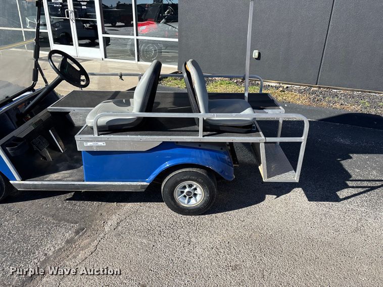image for item EN5984 2002 Club Car golf cart