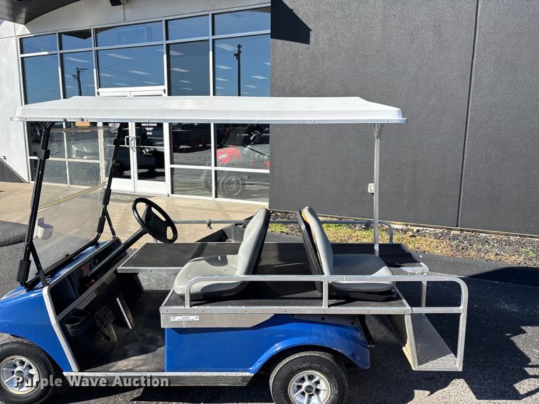 image for item EN5984 2002 Club Car golf cart
