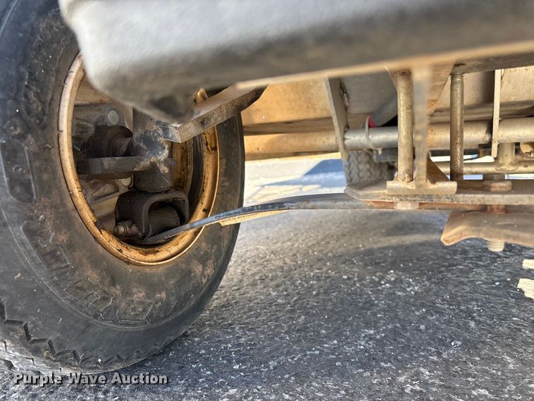 image for item EN5984 2002 Club Car golf cart