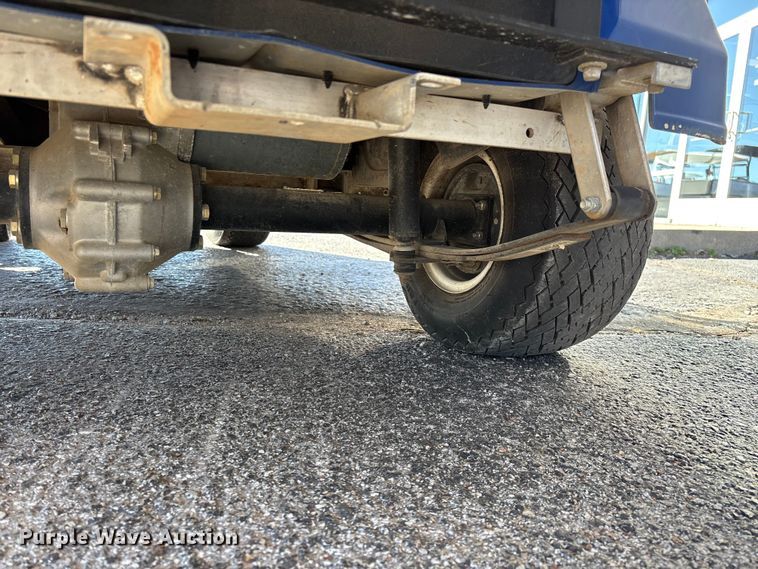 image for item EN5984 2002 Club Car golf cart