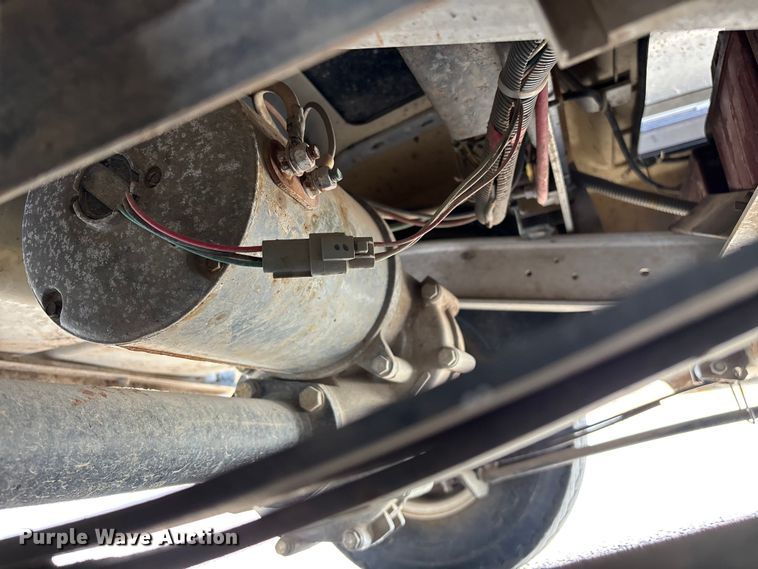 image for item EN5984 2002 Club Car golf cart