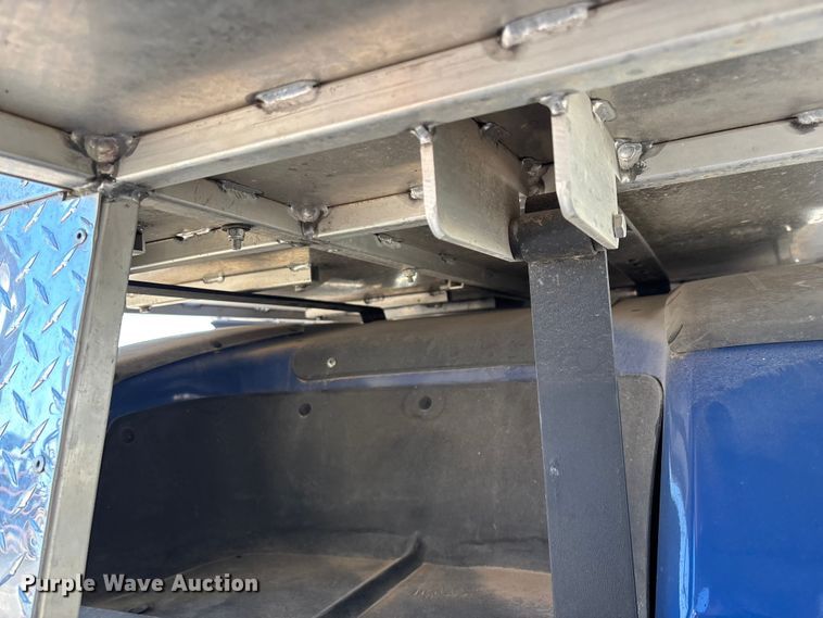 image for item EN5984 2002 Club Car golf cart