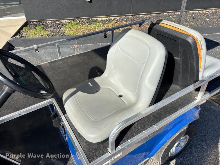 image for item EN5984 2002 Club Car golf cart
