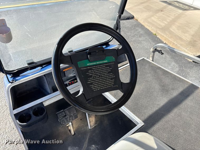 image for item EN5984 2002 Club Car golf cart