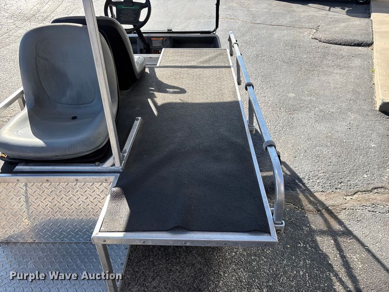 image for item EN5984 2002 Club Car golf cart