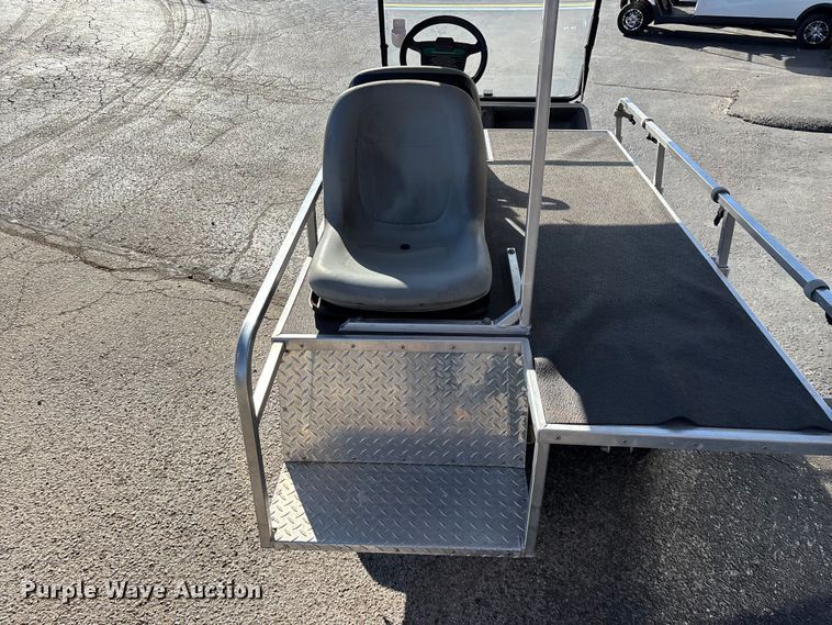 image for item EN5984 2002 Club Car golf cart