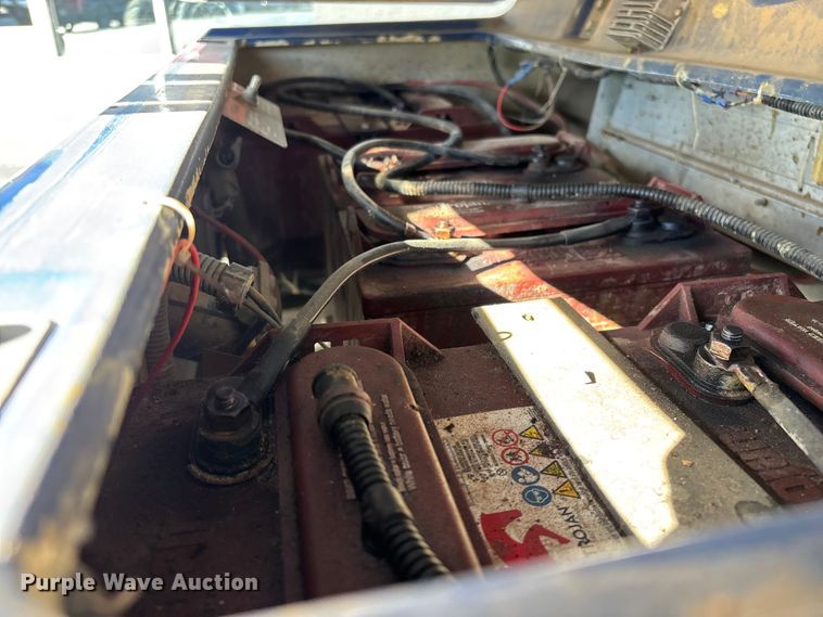 image for item EN5984 2002 Club Car golf cart