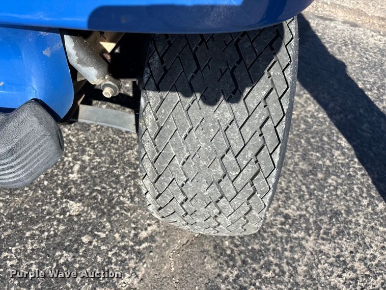 image for item EN5984 2002 Club Car golf cart