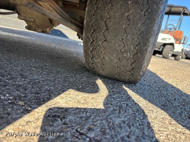 image for item EN5984 2002 Club Car golf cart