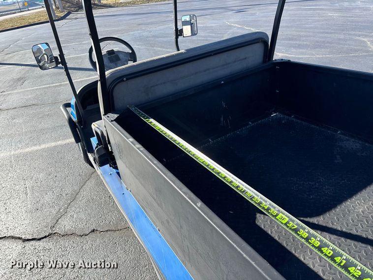 image for item EN5985 golf cart