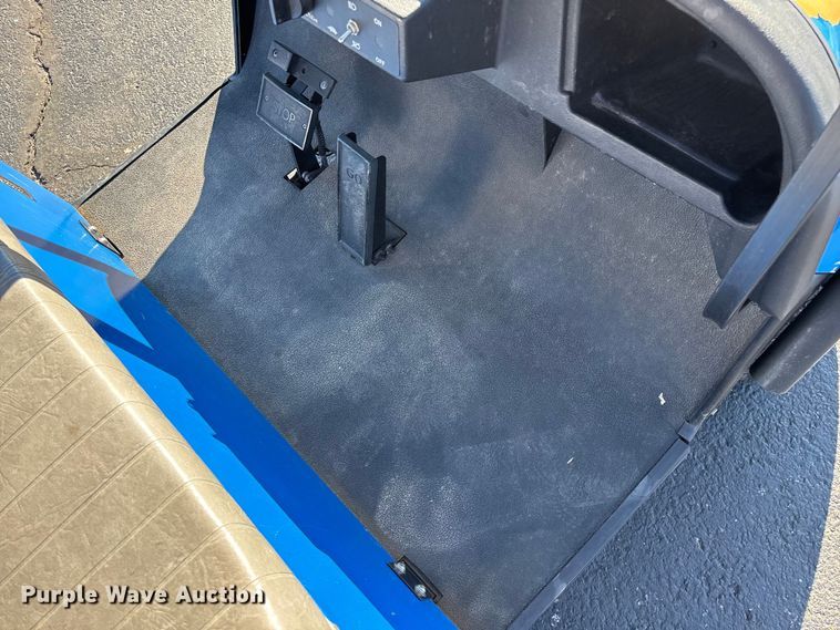 image for item EN5985 golf cart