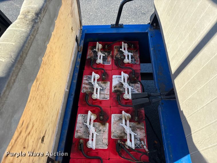 image for item EN5985 golf cart