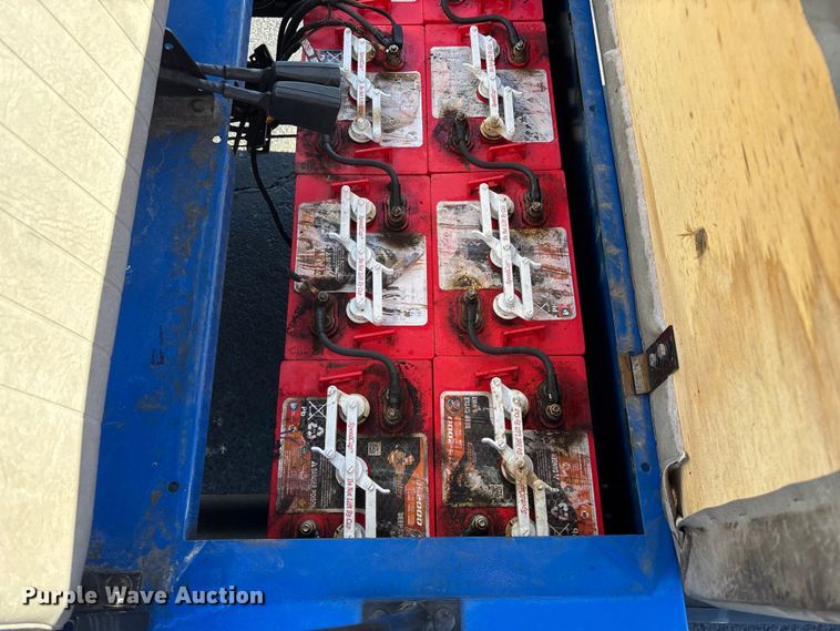 image for item EN5985 golf cart