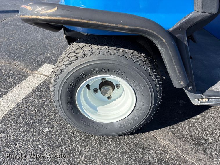 image for item EN5985 golf cart