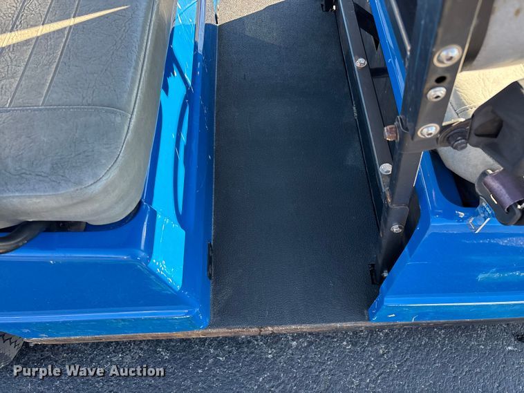 image for item EN5986 Columbia golf cart