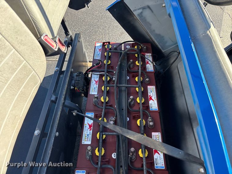 image for item EN5986 Columbia golf cart