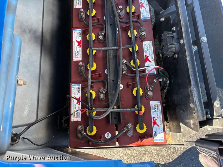 image for item EN5986 Columbia golf cart