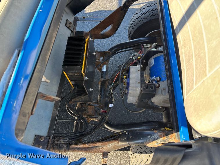 image for item EN5986 Columbia golf cart