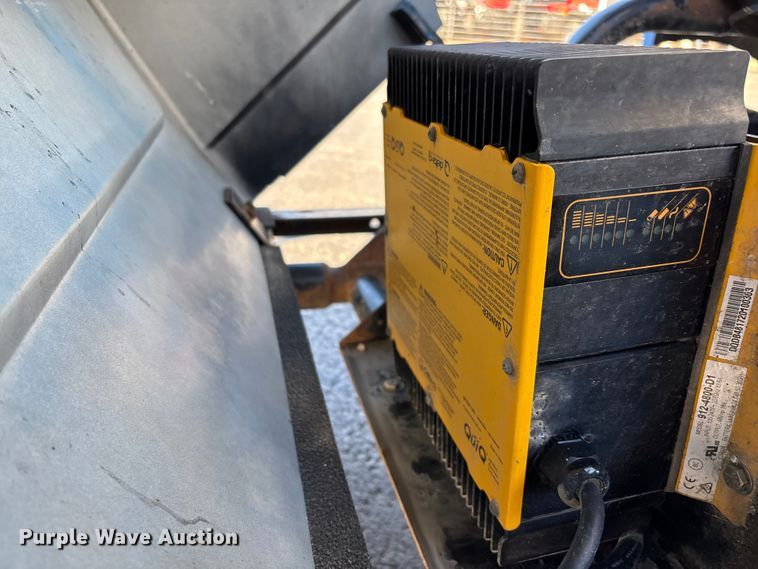 image for item EN5986 Columbia golf cart