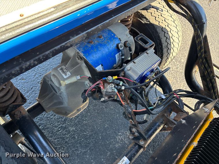 image for item EN5986 Columbia golf cart